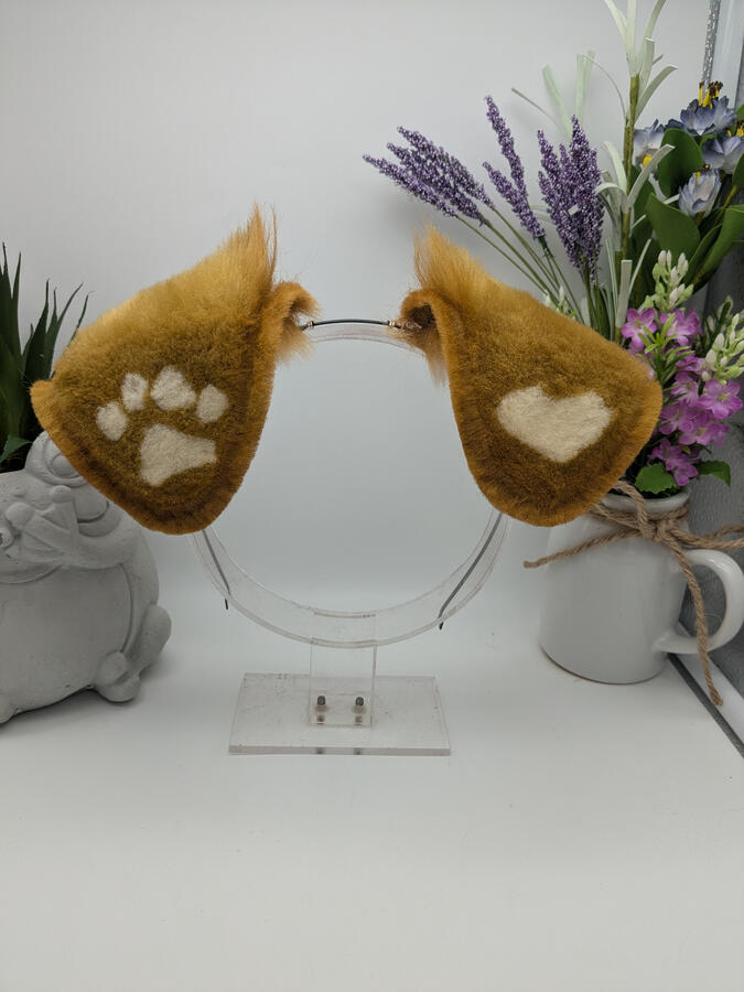 Blonde puppy ears with sewn markings